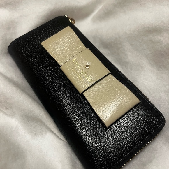 Rare white bow on black Kate Spade wallet - Picture 9 of 9
